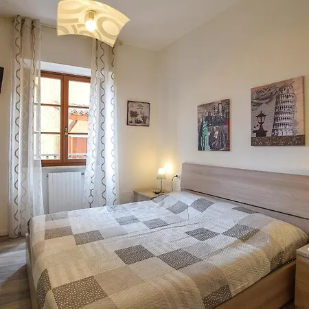 Apartment Awesome In Manerba del Garda